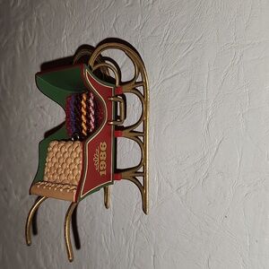 Hallmark vintage 1986 sleigh ornament
